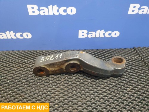 Кулак поворотный правый