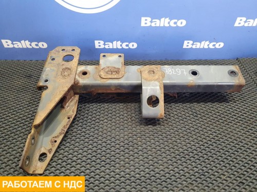 Кронштейн крепления крыла левого